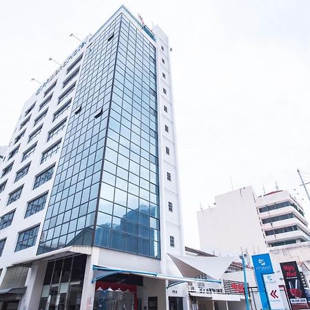 Oyo 89421 Pp Island Hotel George Town Exterior foto