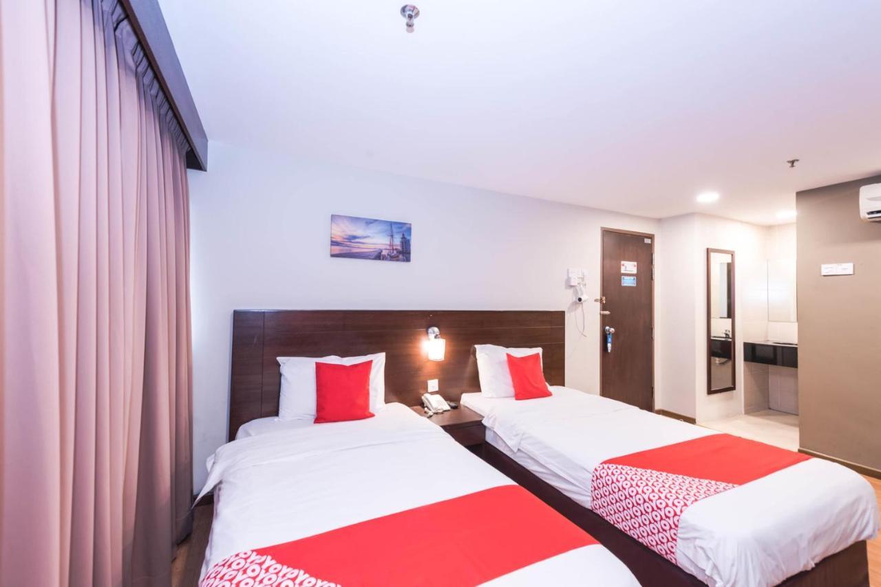 Oyo 89421 Pp Island Hotel George Town Exterior foto