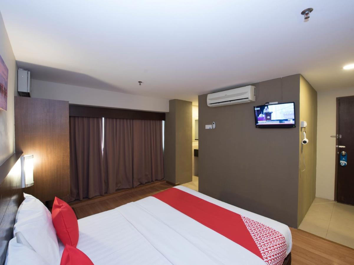 Oyo 89421 Pp Island Hotel George Town Exterior foto