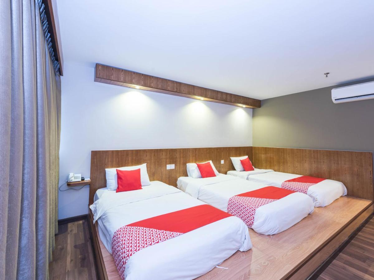 Oyo 89421 Pp Island Hotel George Town Exterior foto